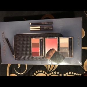 Estée Lauder makeup travel kit!